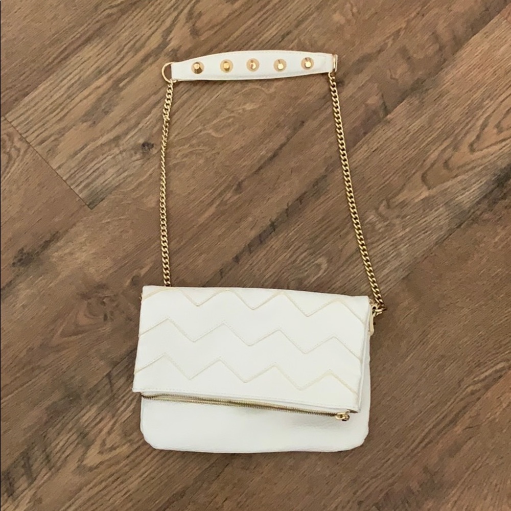 BCBG wear 3 ways! CLUTCH/CHAIN/SHOULDER BAG!